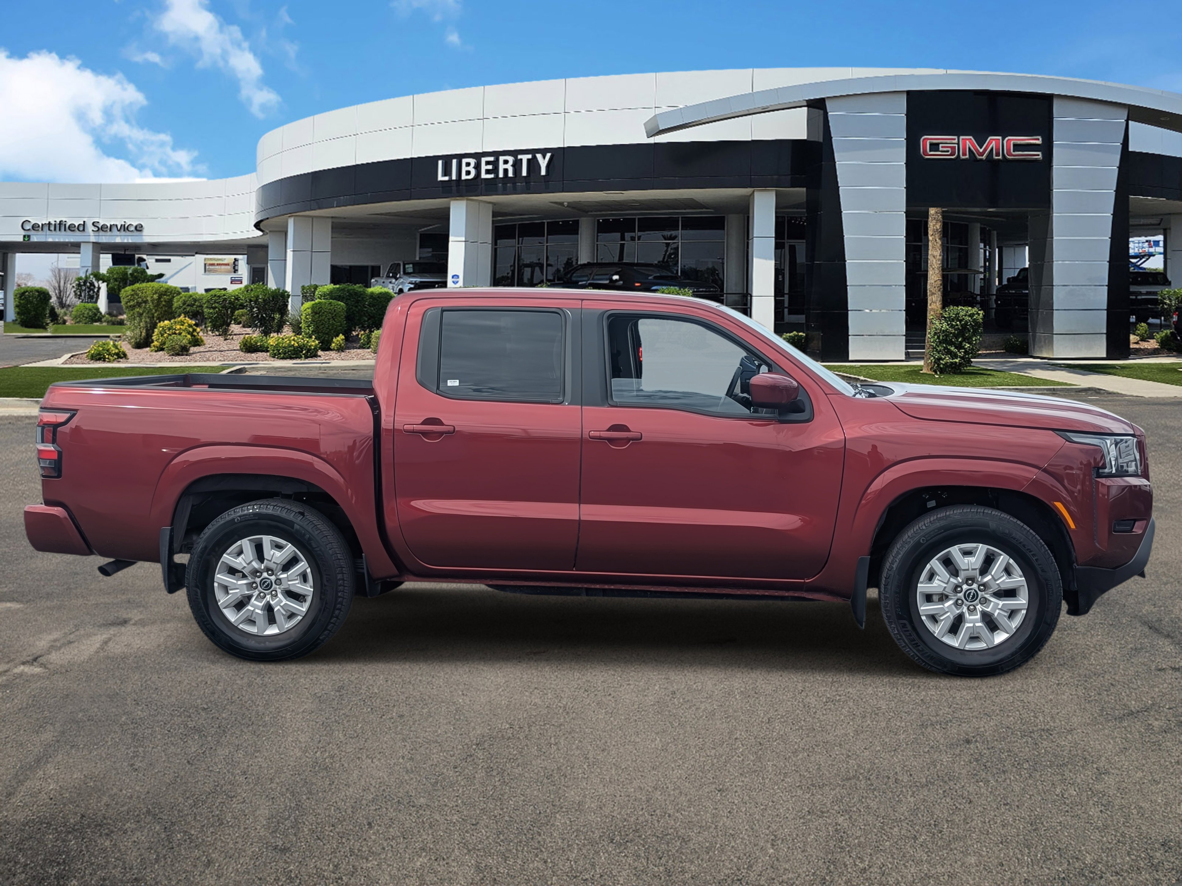 2022 Nissan Frontier SV photo 2