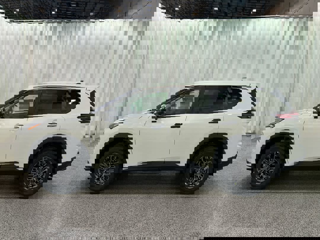 2026 Nissan Rogue S photo 2