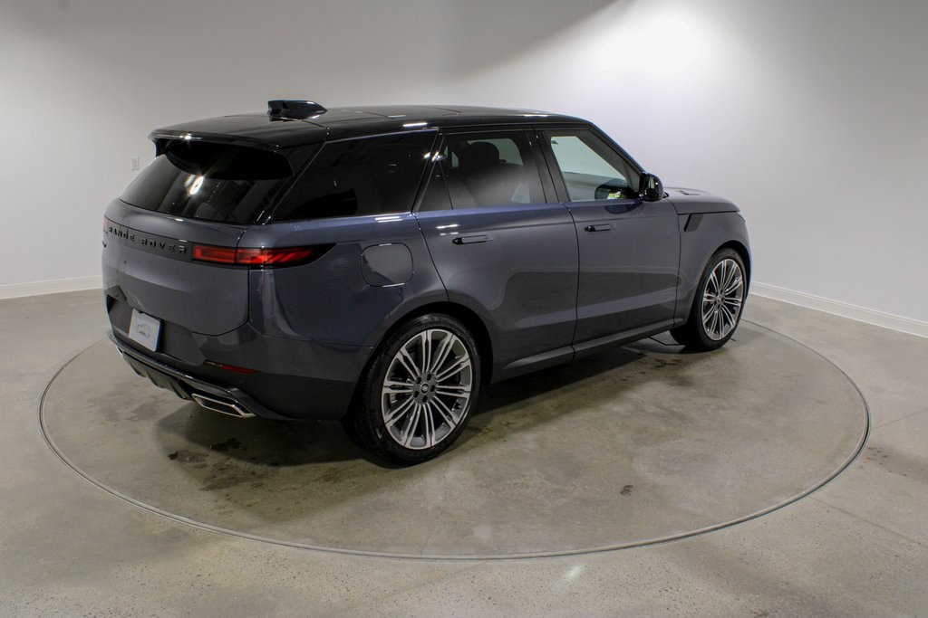 2025 Land Rover Range Rover Sport SE photo 4