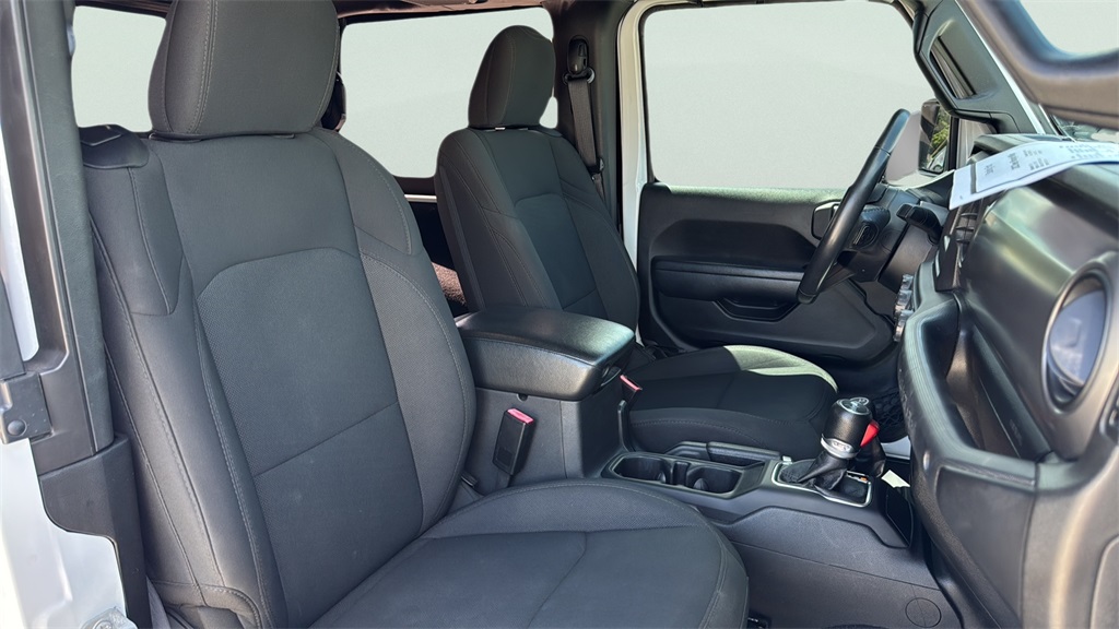 2022 Jeep Wrangler Willys photo 19