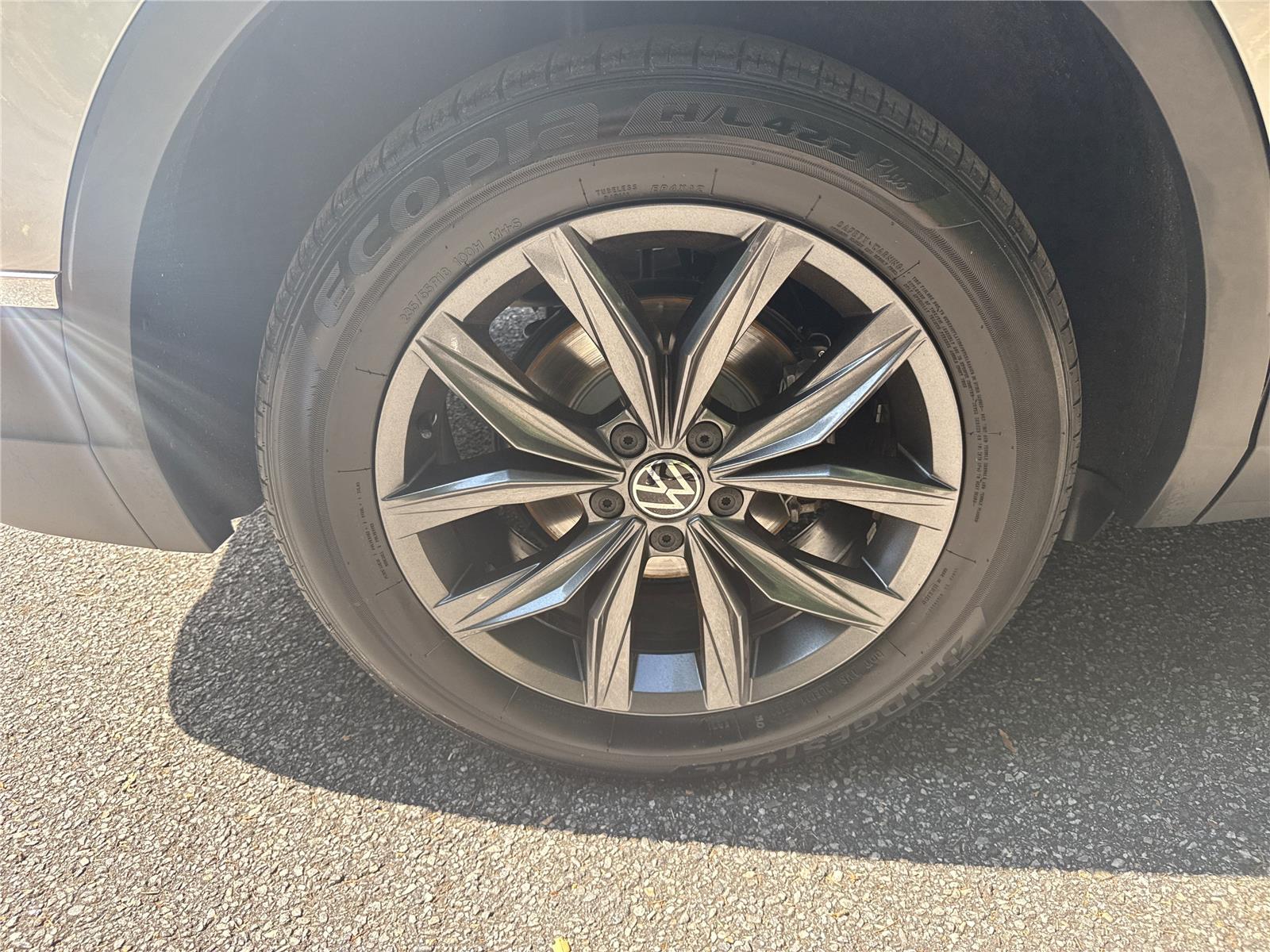 2023 Volkswagen Tiguan SE photo 24