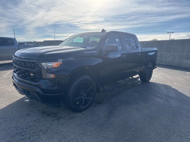 2022 Chevrolet Silverado 1500 Custom photo 2