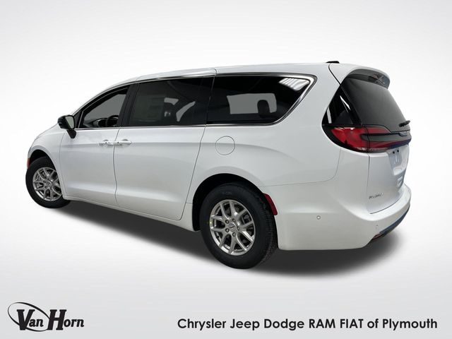 2025 Chrysler Pacifica photo 3