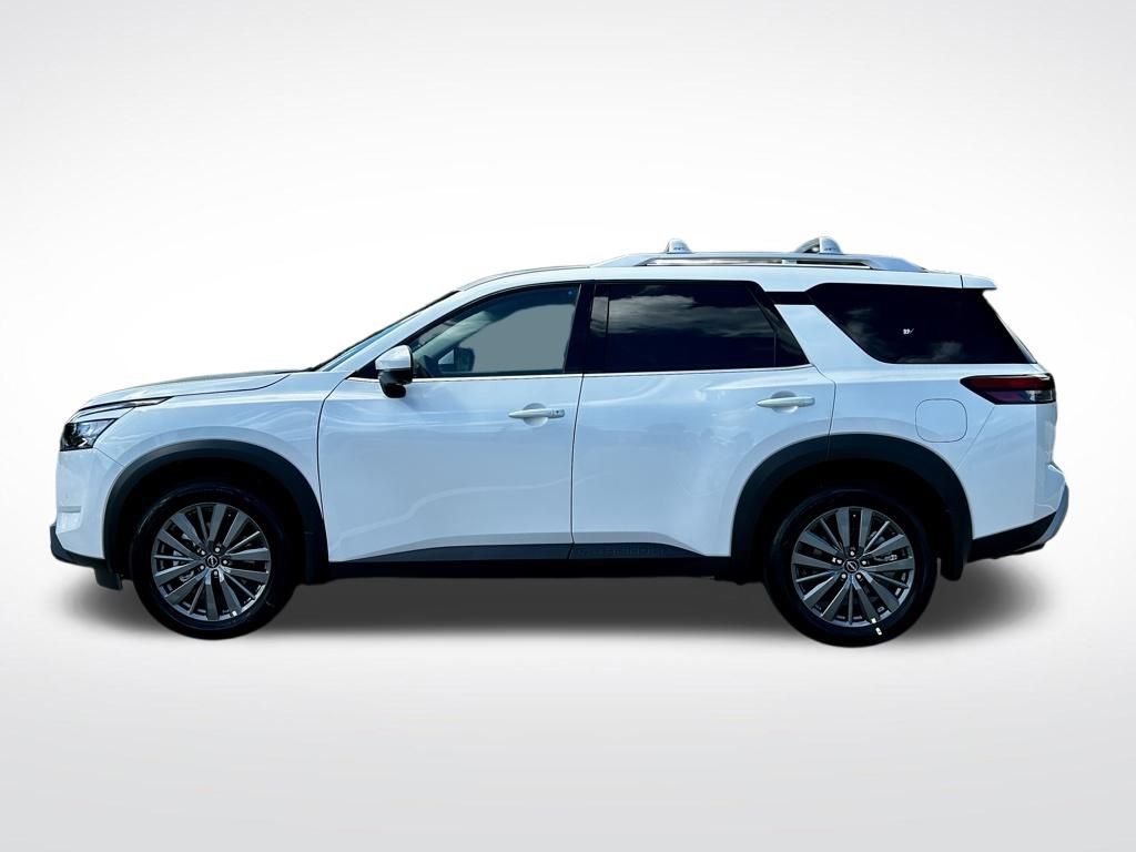 2025 Nissan Pathfinder SL photo 3