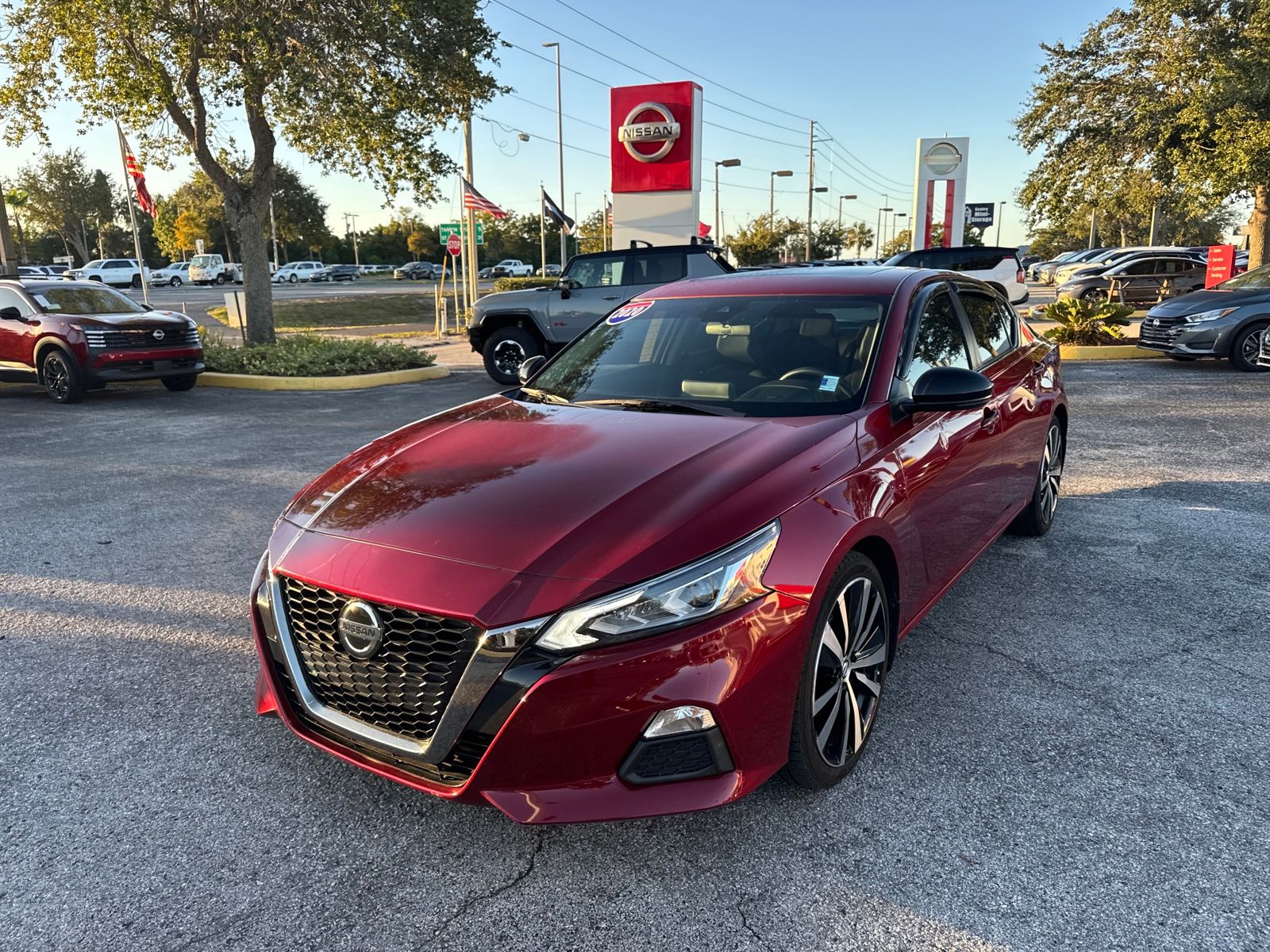 2020 Nissan Altima 2.5 SR photo 2