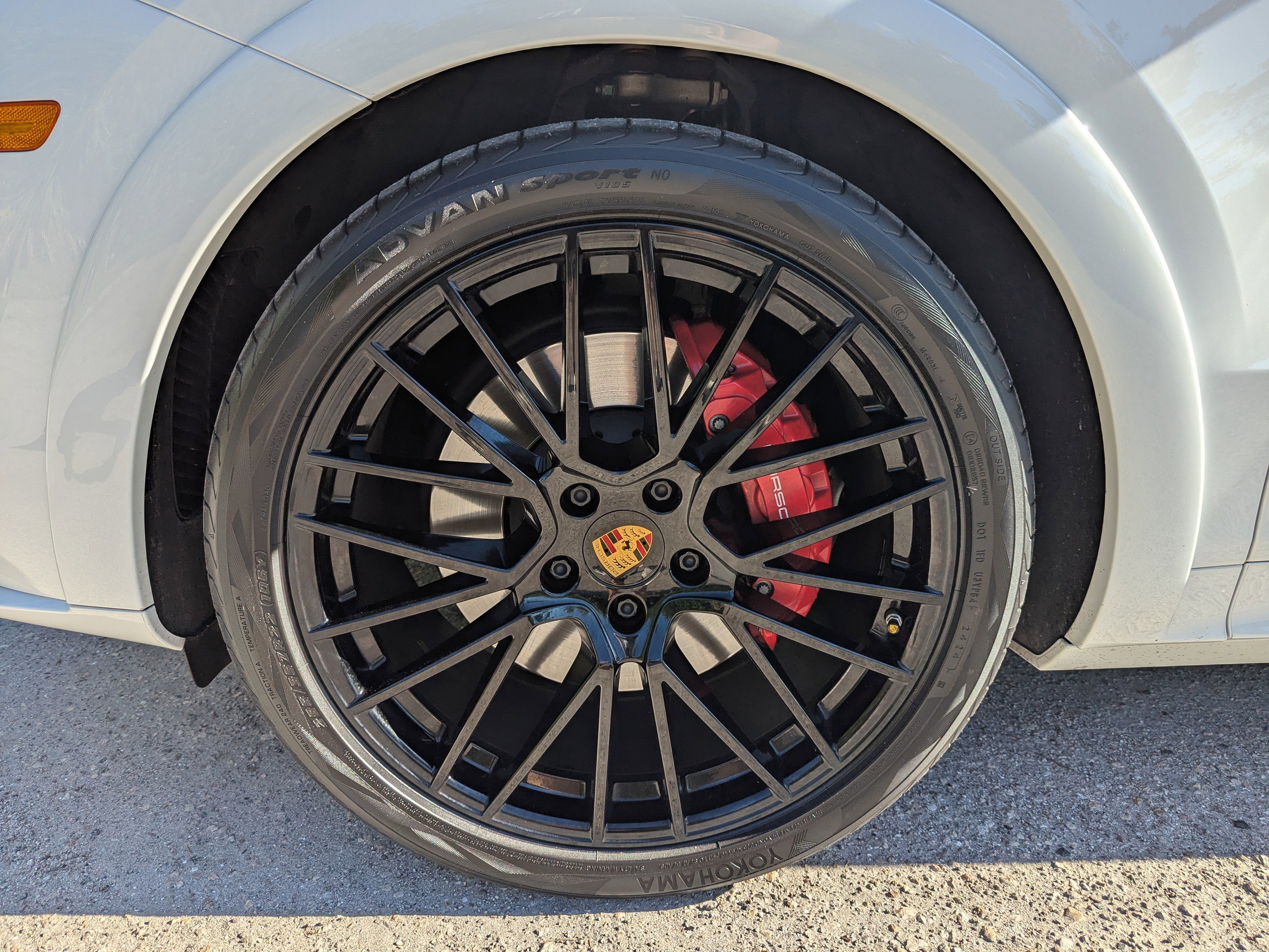 2023 Porsche Cayenne GTS Coupe photo 40