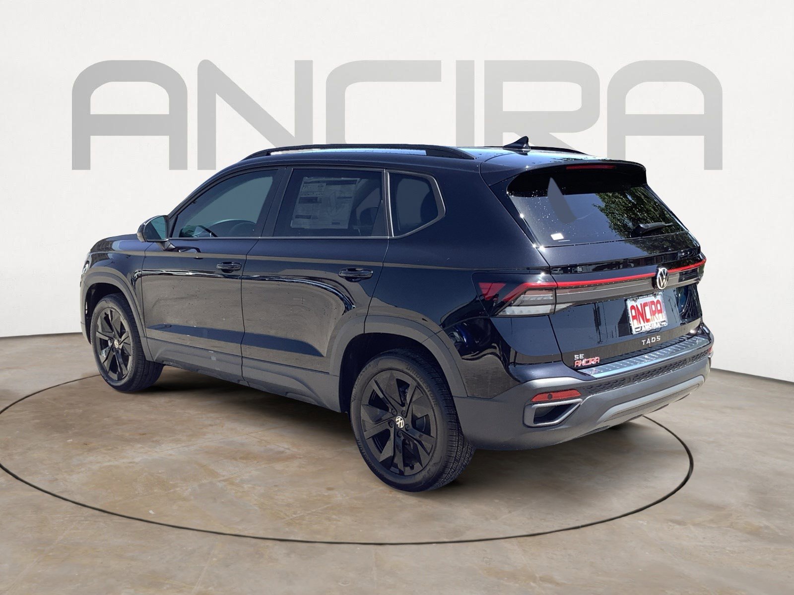 2025 Volkswagen Taos SE photo 4