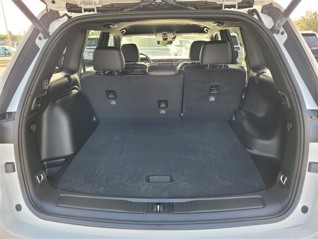 2025 Jeep Grand Cherokee Altitude photo 14