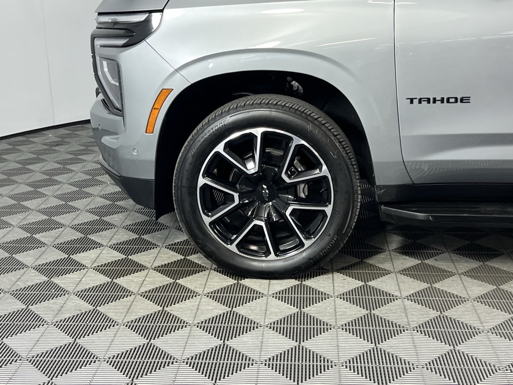 2025 Chevrolet Tahoe RST photo 9