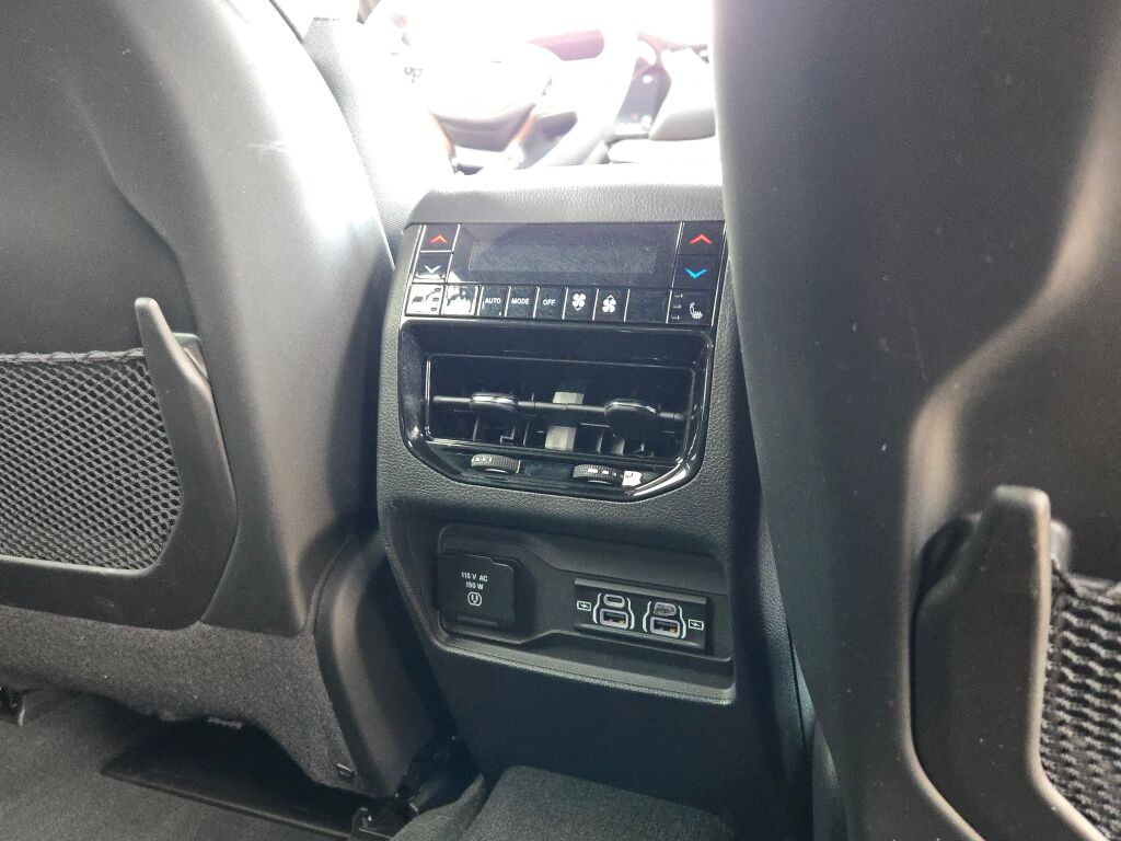 2024 Jeep Grand Cherokee L Summit photo 11