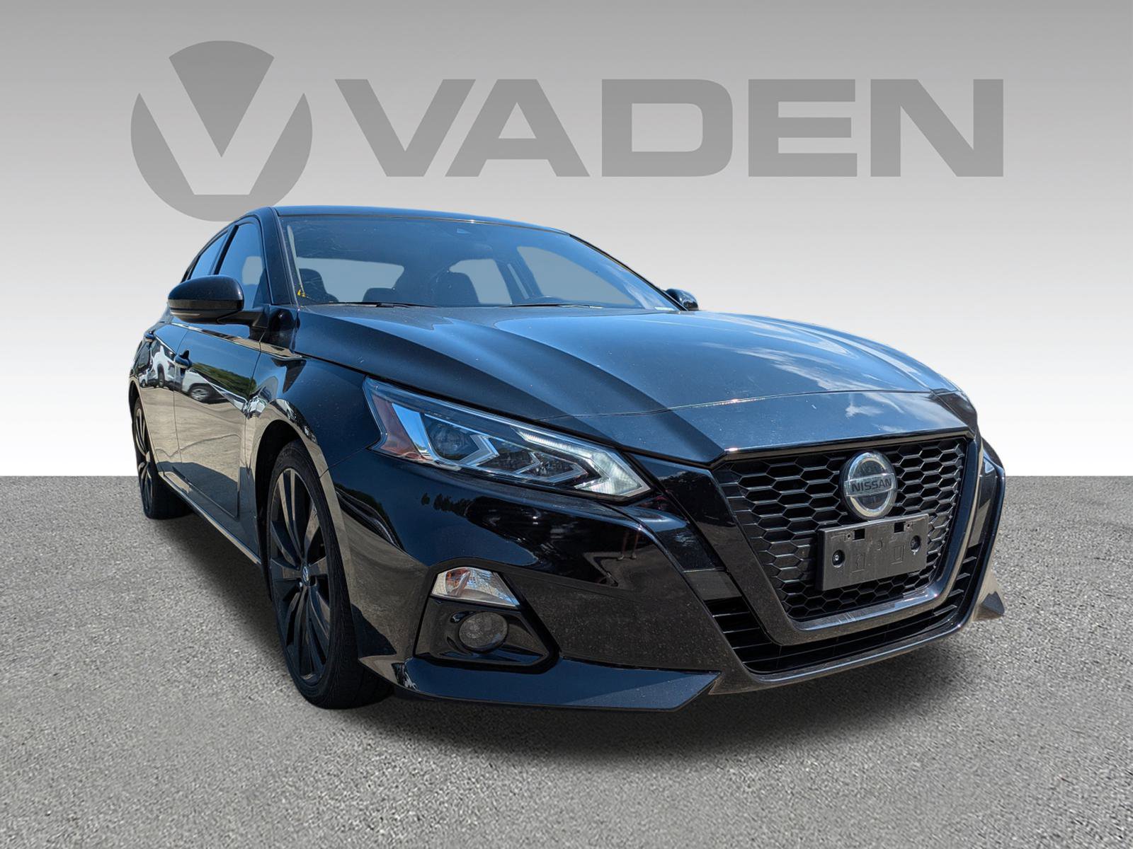 2022 Nissan Altima 2.5 SR photo 2