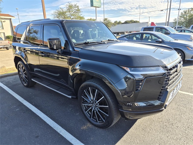 2024 Lexus GX Luxury's photo