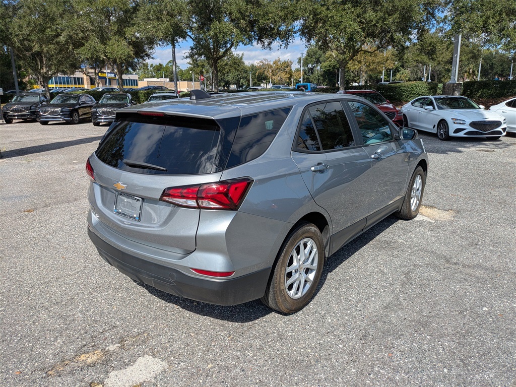 2023 Chevrolet Equinox LS photo 3