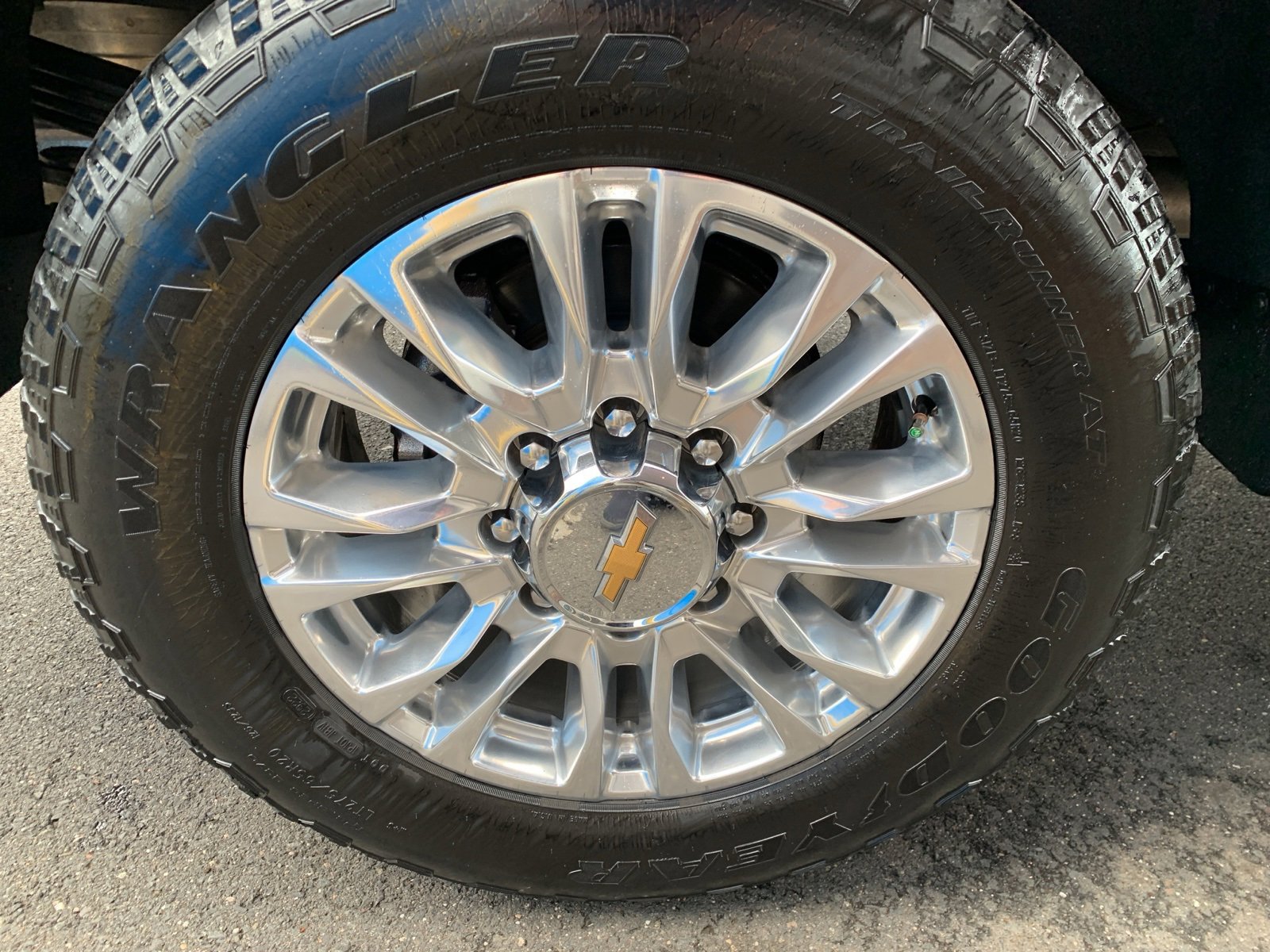 2023 Chevrolet Silverado 2500HD High Country photo 12