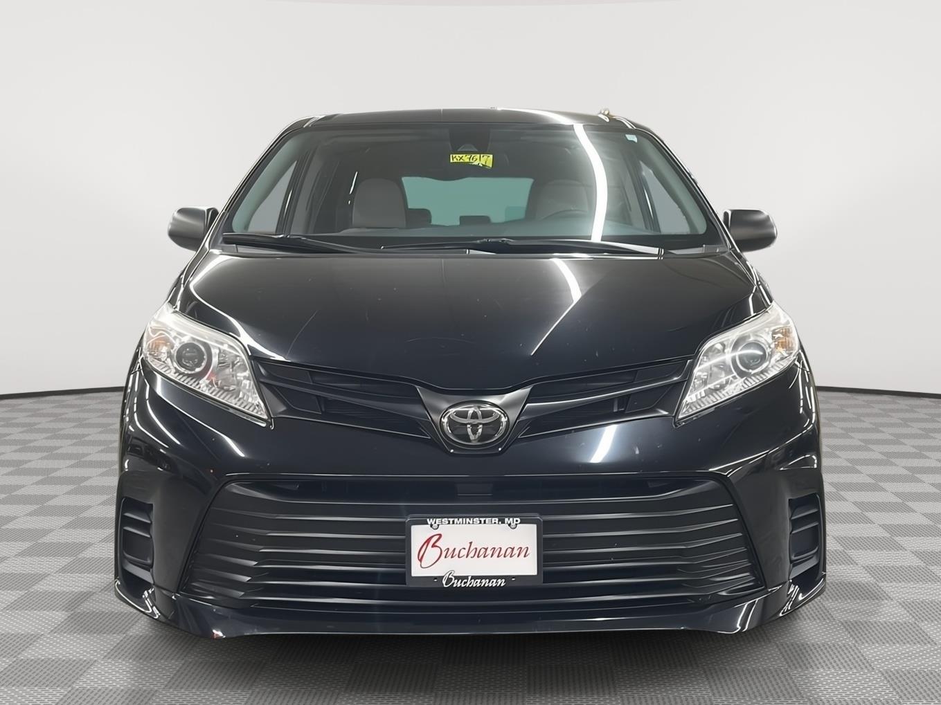 2020 Toyota Sienna L photo 2