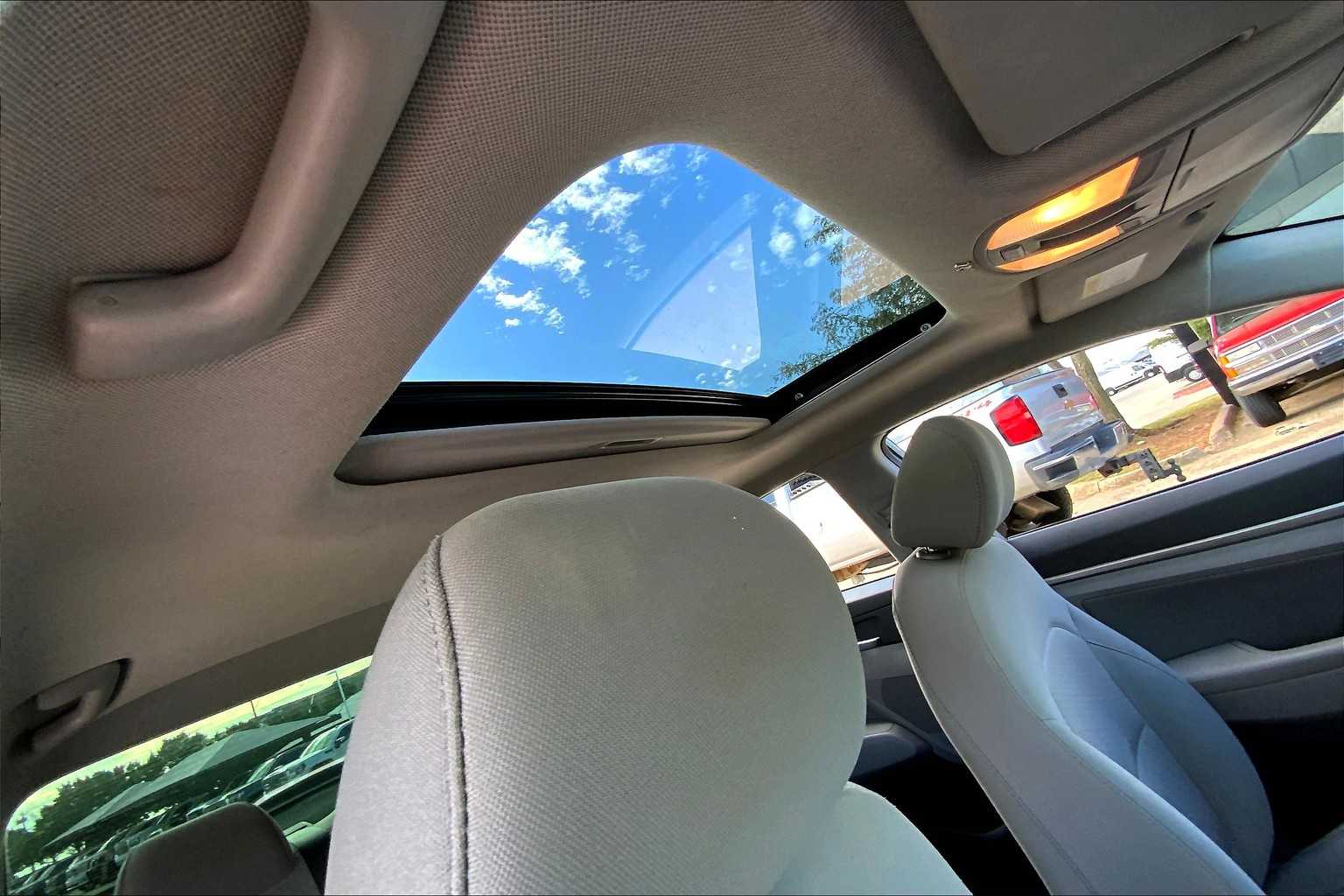 2019 Hyundai Elantra Value Edition photo 12