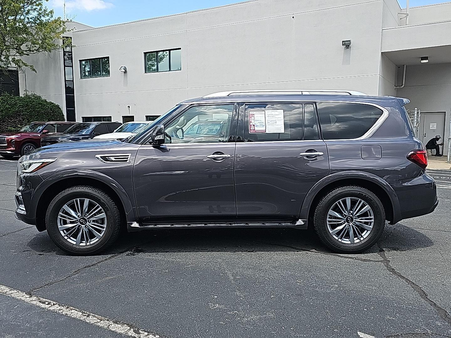 2024 Infiniti QX80 Luxe photo 3