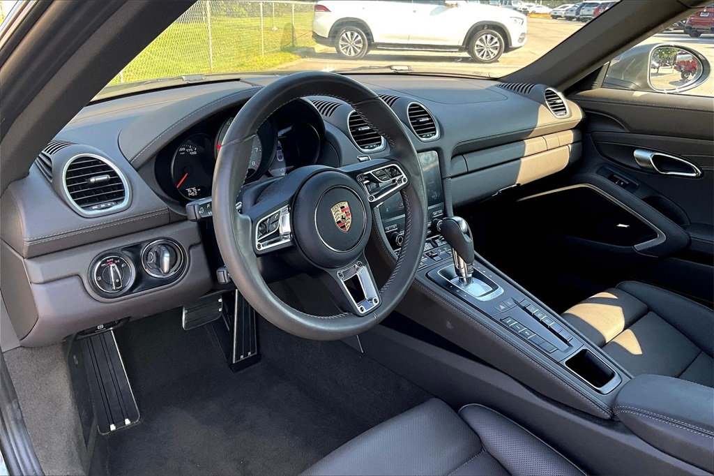2025 Porsche Cayman S photo 16