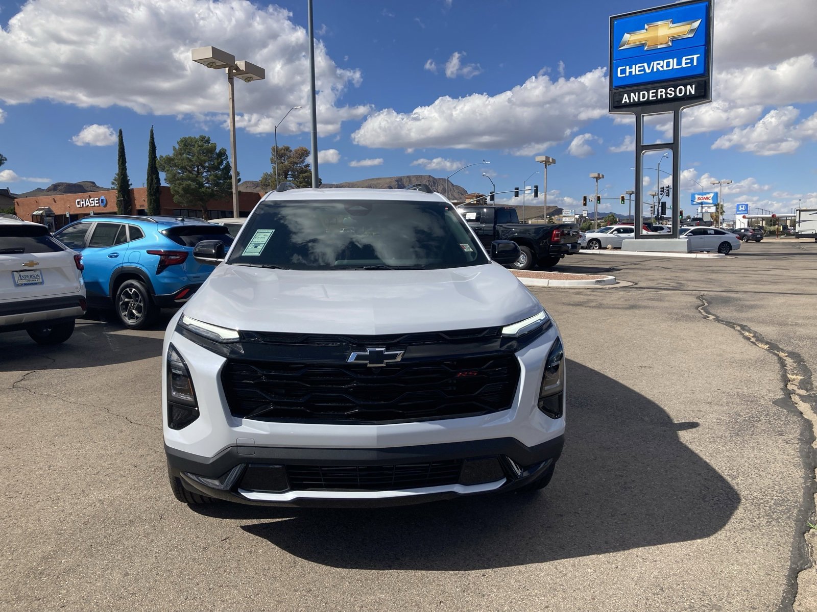 2026 Chevrolet Equinox RS photo 2