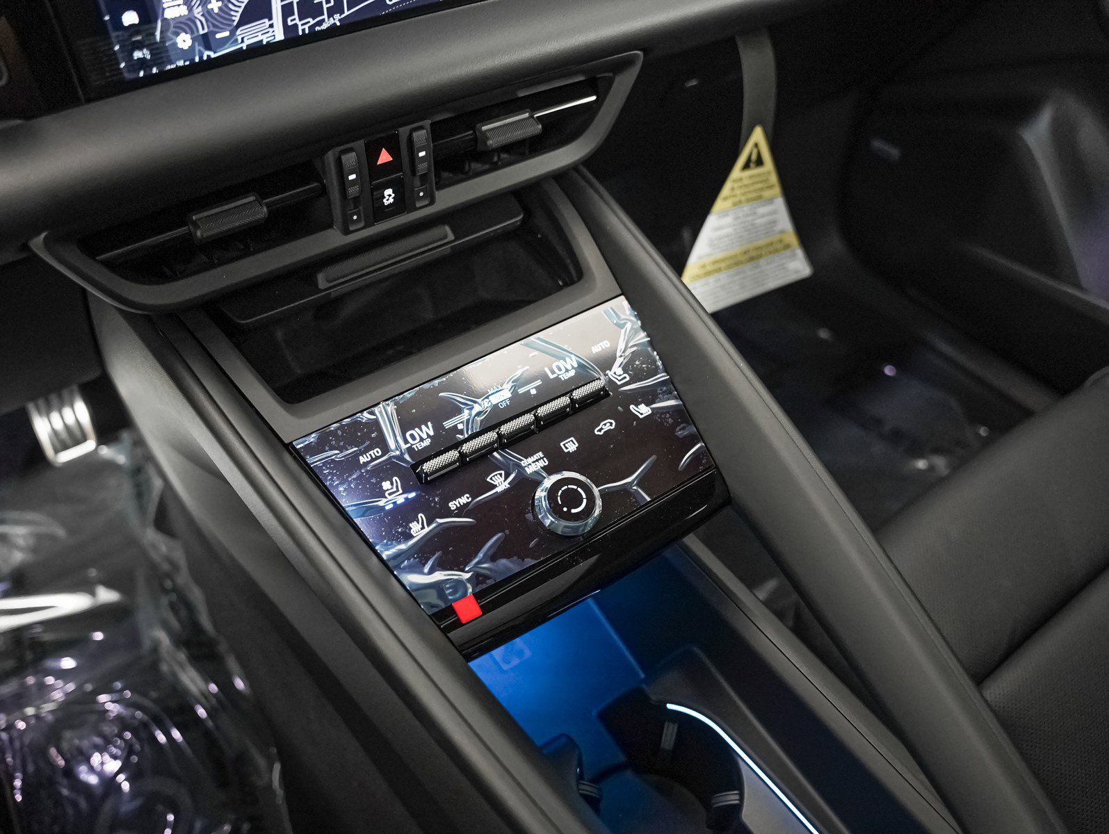 2025 Porsche Macan Electric photo 18
