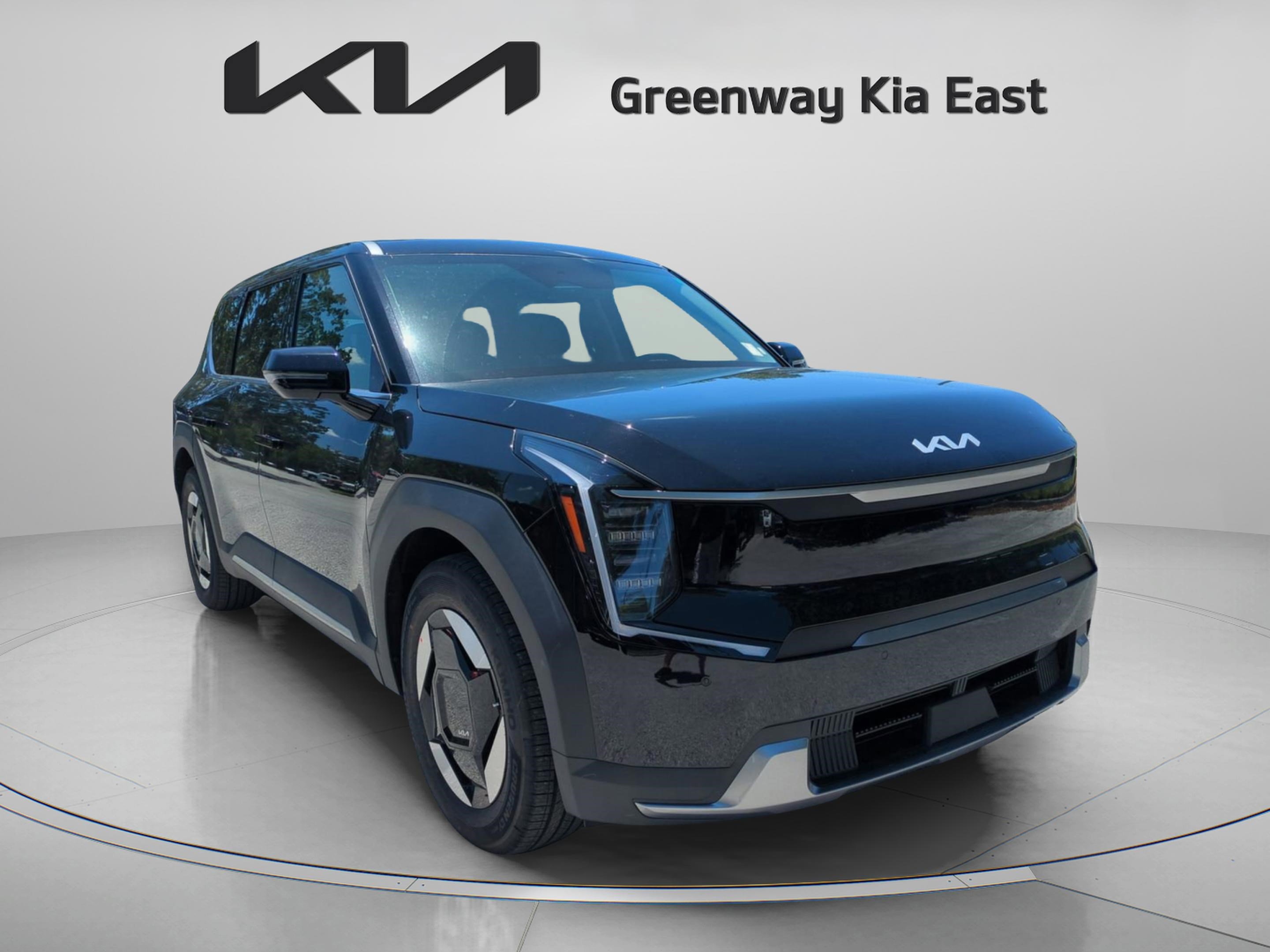 2026 Kia EV9 Light's photo
