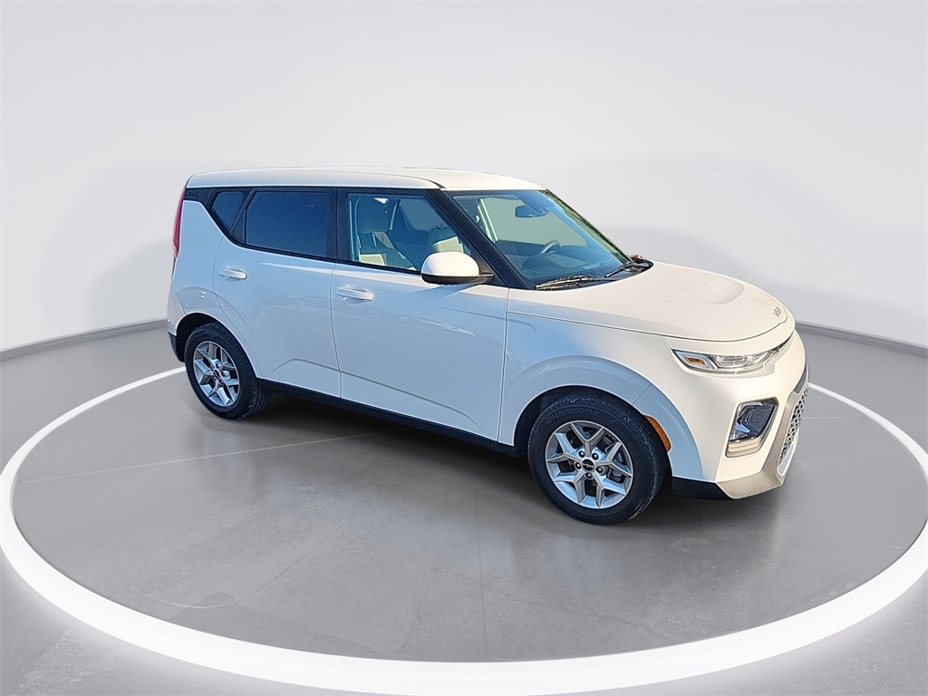 Used 2022 Kia Soul LX with VIN KNDJ23AU8N7828278 for sale in London, KY