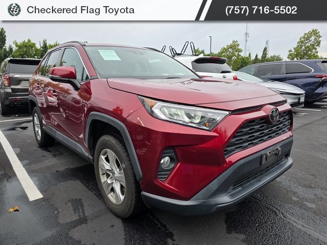 2020 Toyota RAV4 XLE photo 3