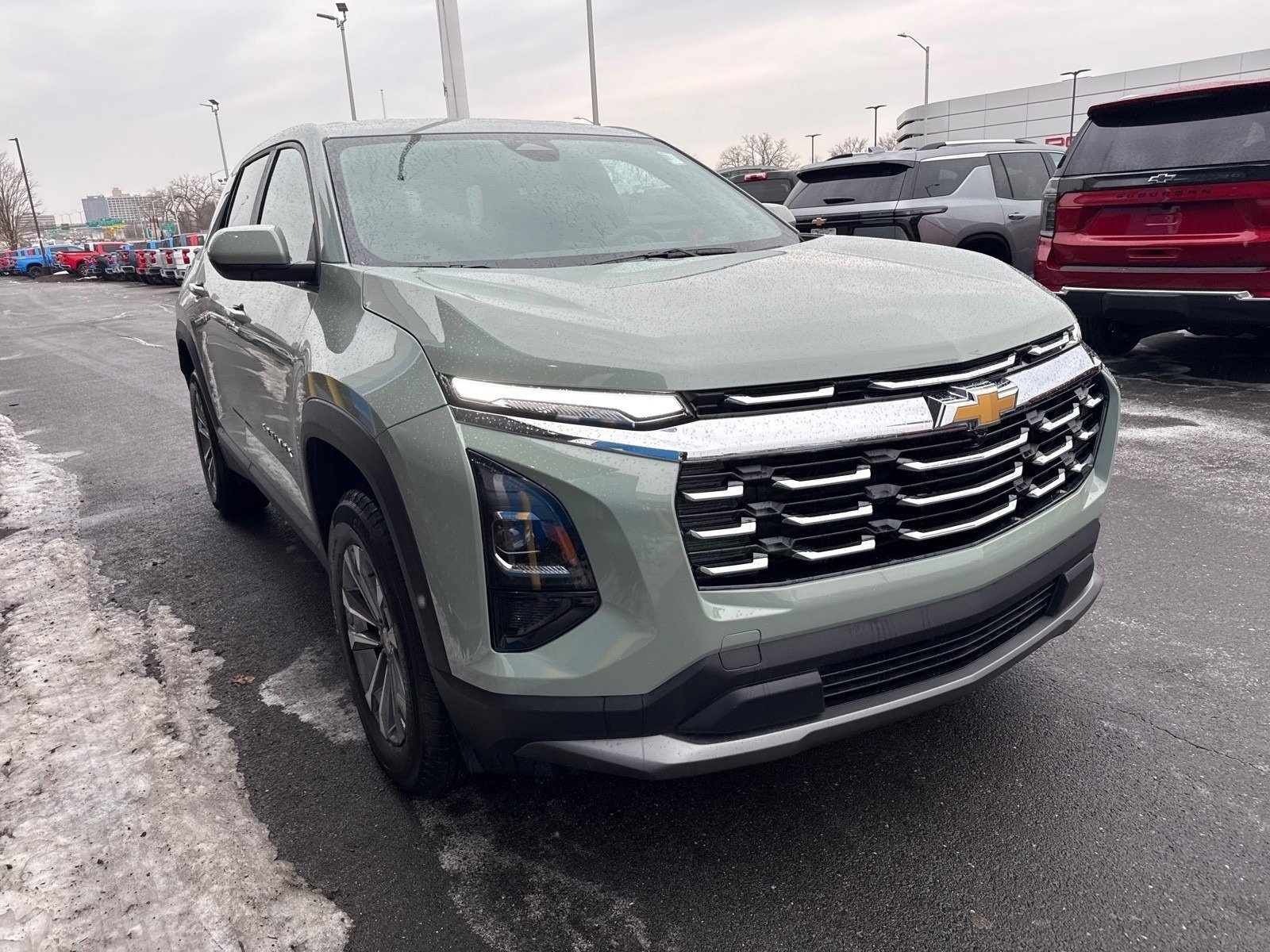 2026 Chevrolet Equinox LT photo 2