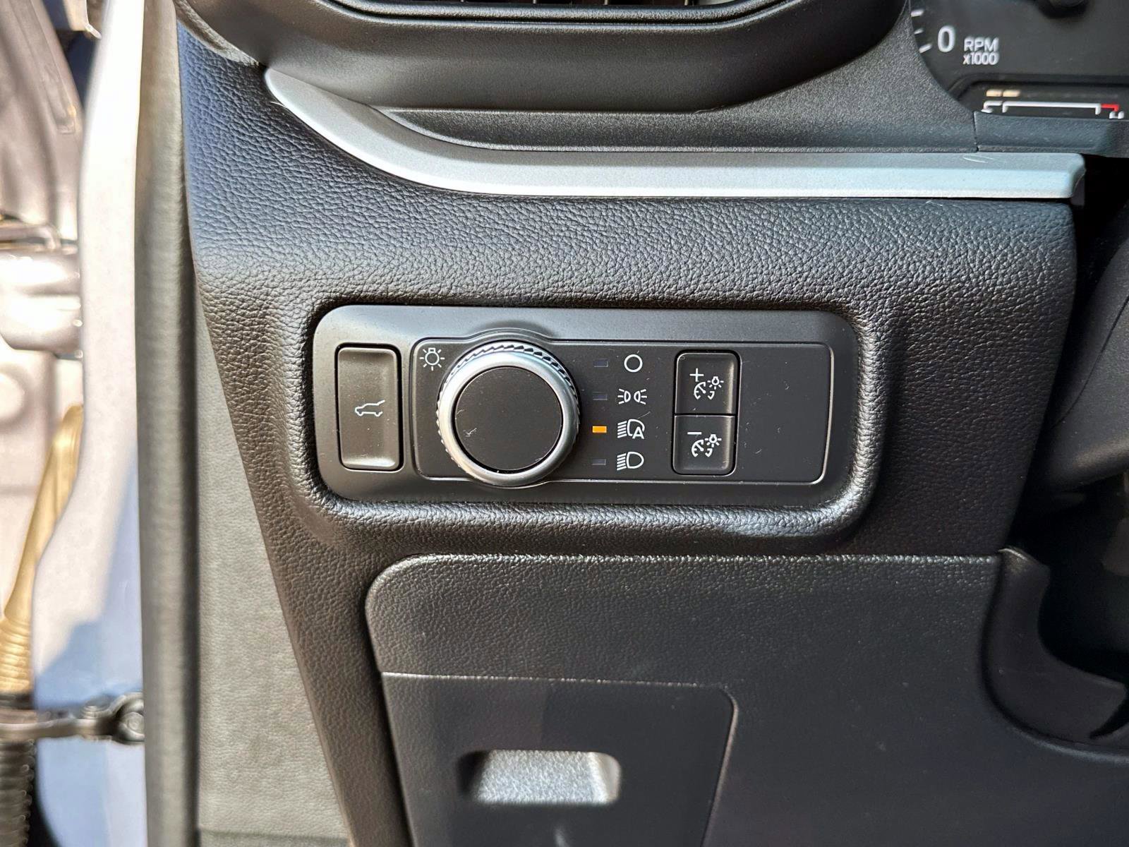 2021 Ford Explorer XLT photo 31