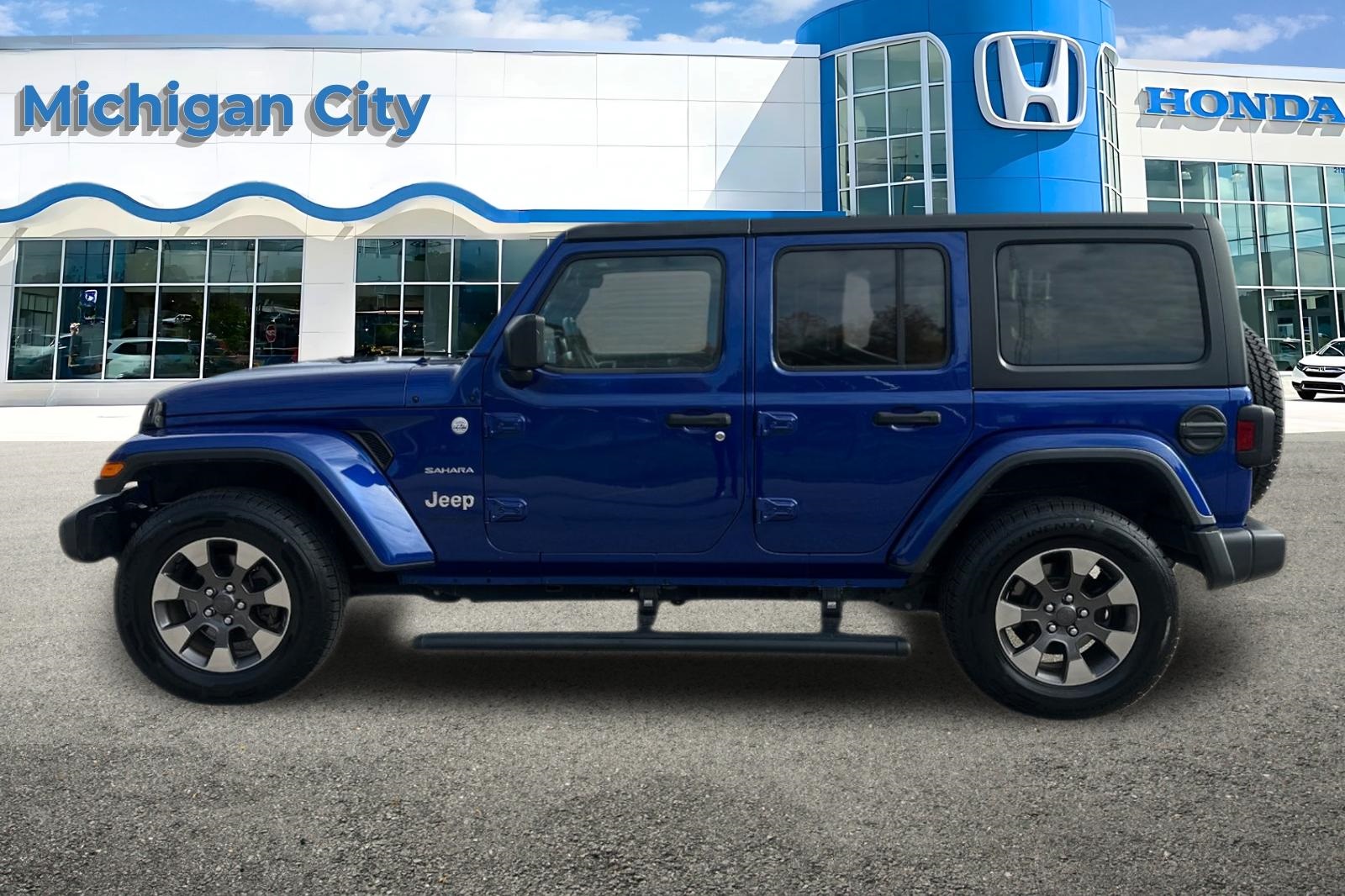 2019 Jeep Wrangler Unlimited Sahara photo 2