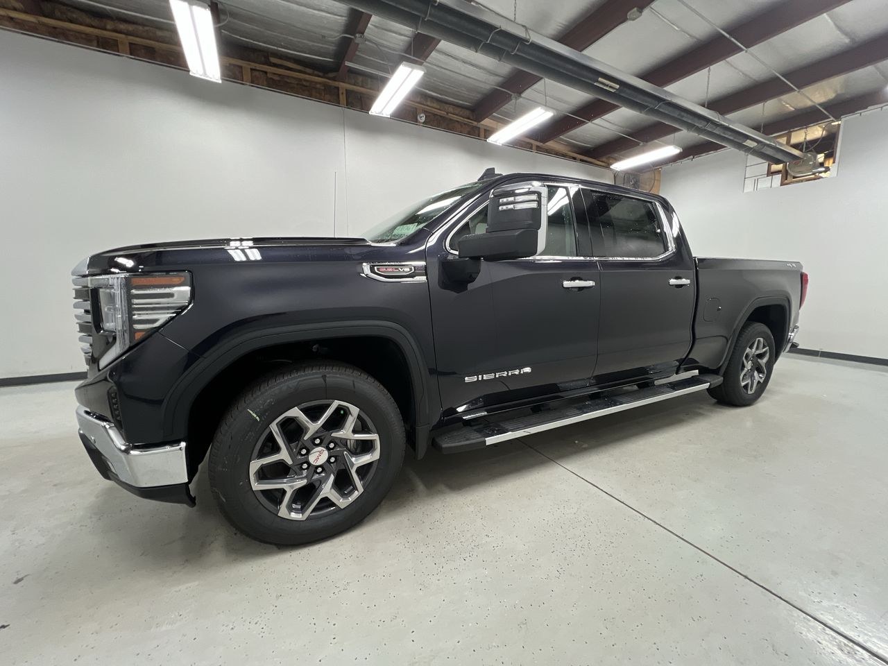 2026 Gmc Sierra 1500 SLT photo 4