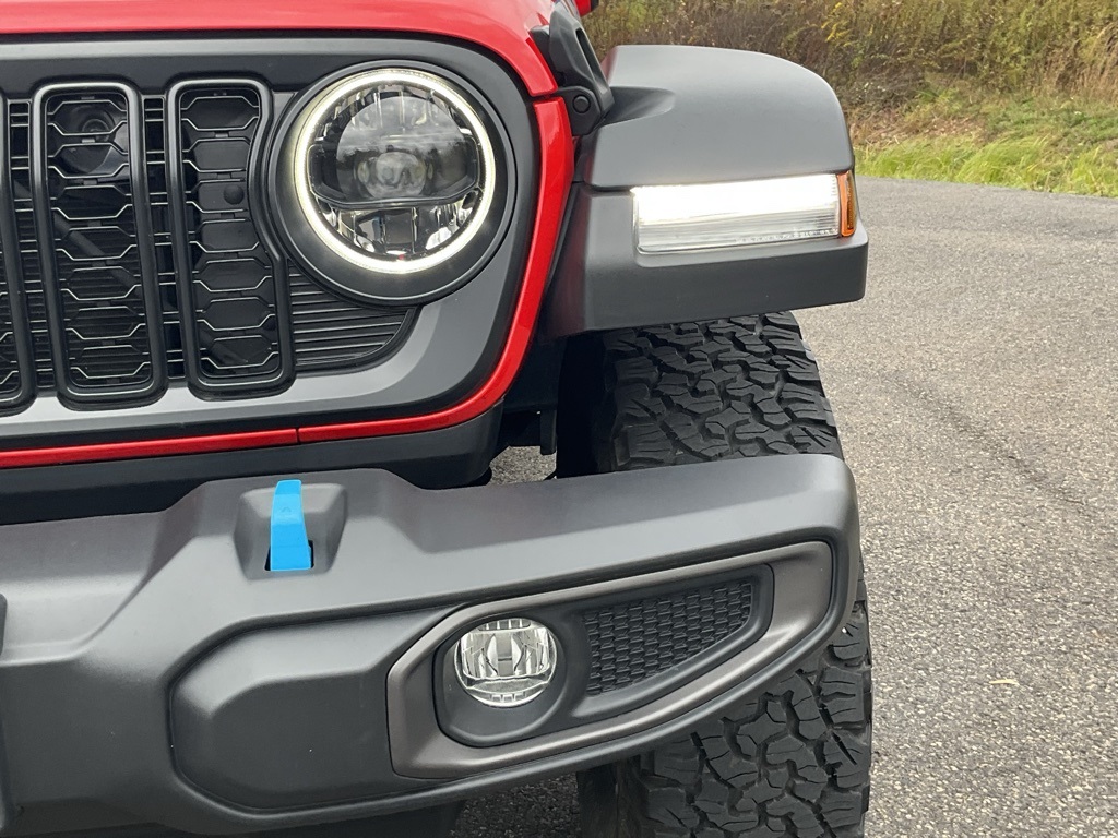 2024 Jeep Wrangler Rubicon 4xe photo 2