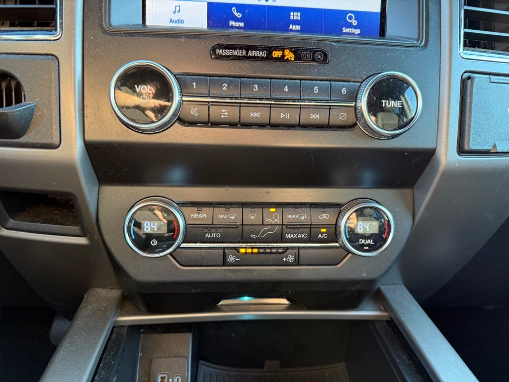 2020 Ford Expedition XLT photo 13