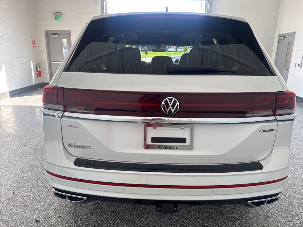 2026 Volkswagen Atlas SEL Premium R-Line photo 3