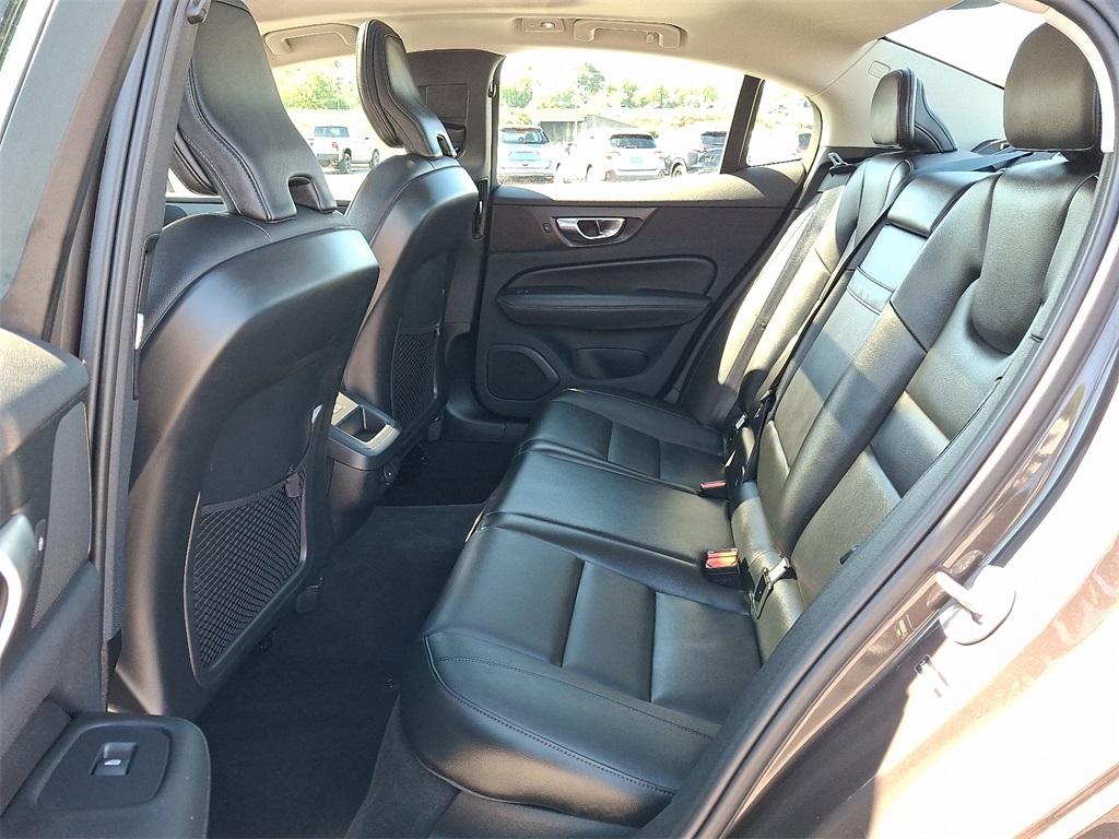 2025 Volvo S60 B5 Core photo 11