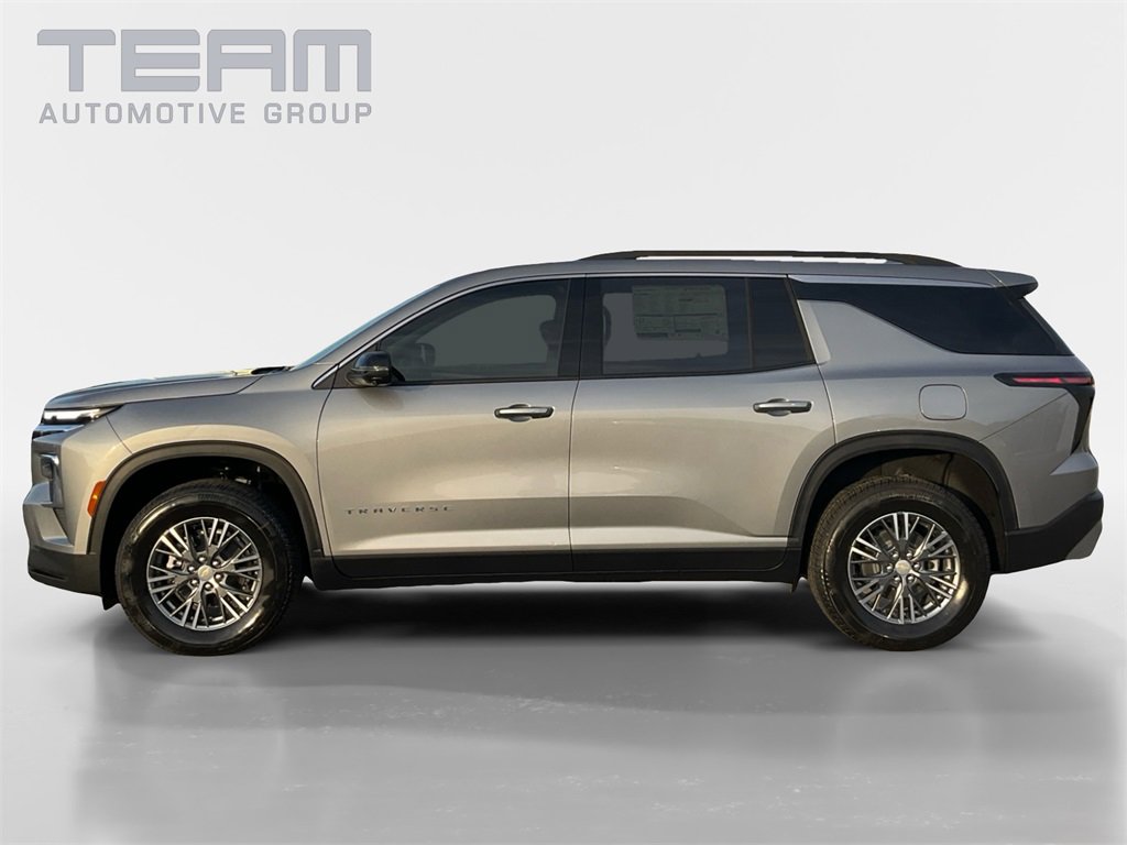 2026 Chevrolet Traverse photo 2