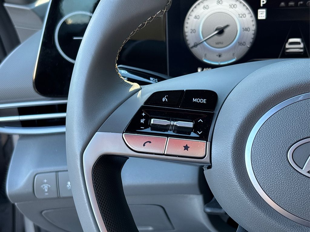 2025 Hyundai Elantra SEL Convenience photo 23