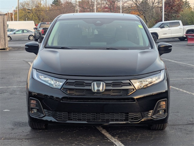 2026 Honda Odyssey Touring photo 3