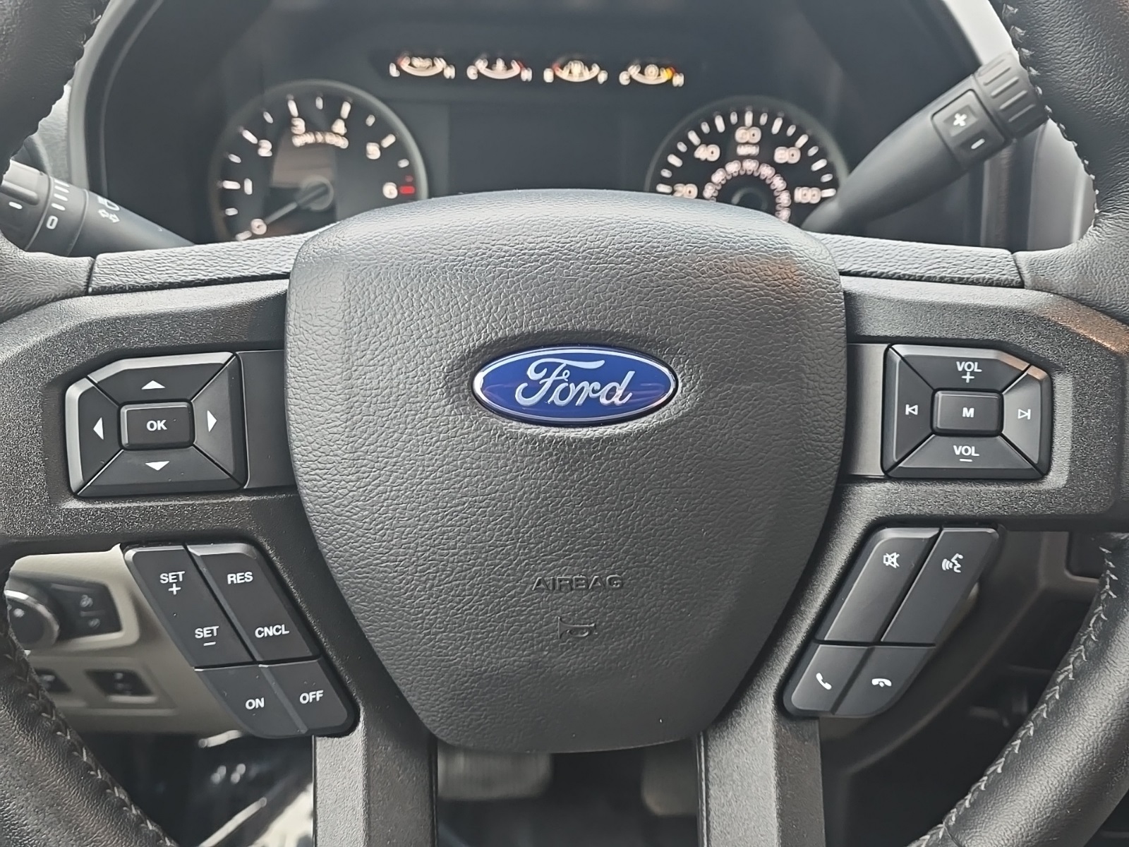 2019 Ford F-150 XLT photo 17