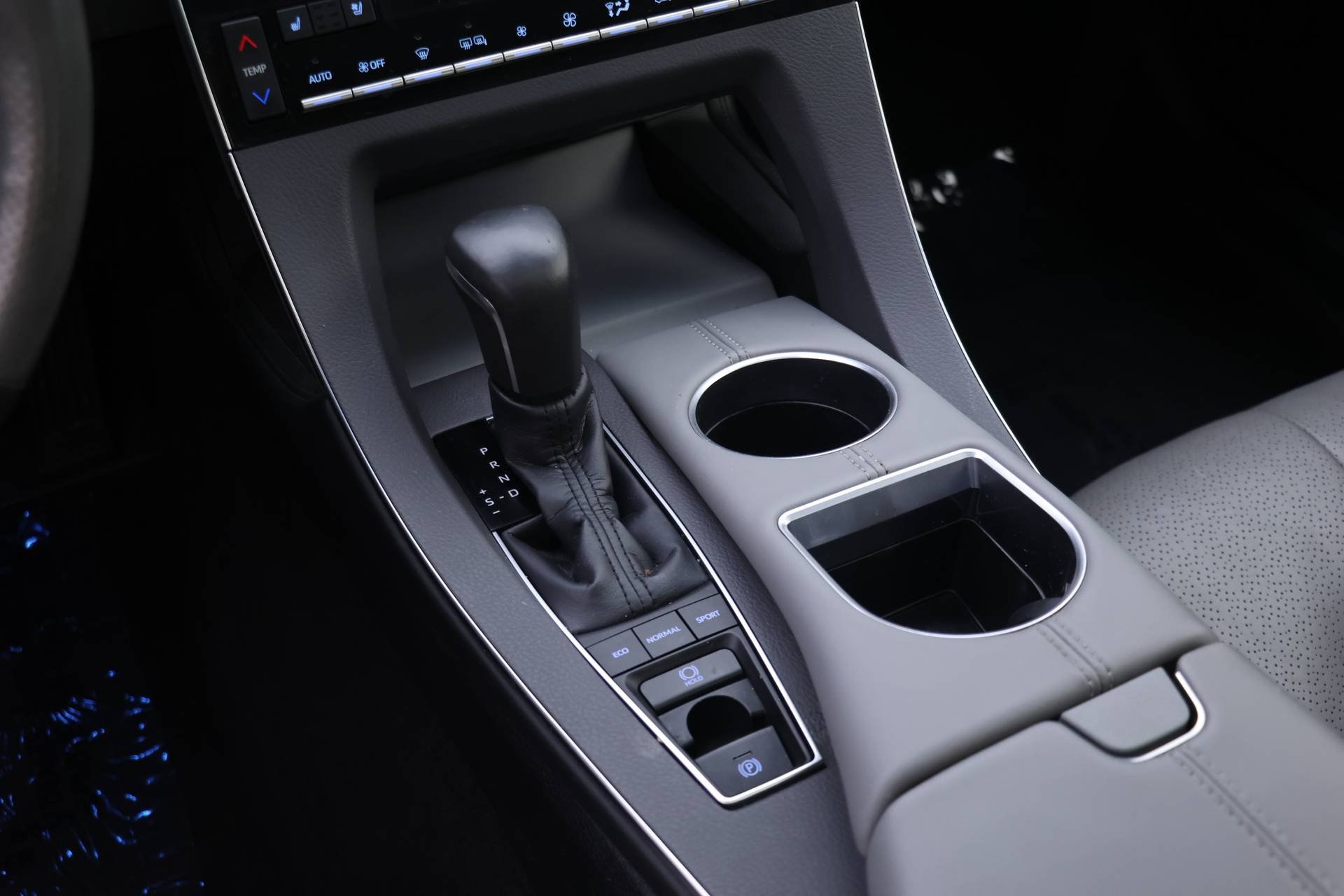 2019 Toyota Avalon Limited photo 10
