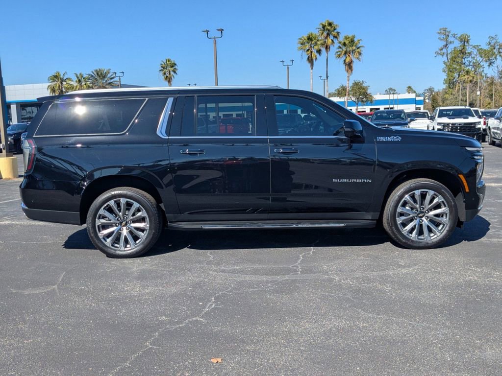 2025 Chevrolet Suburban High Country photo 3