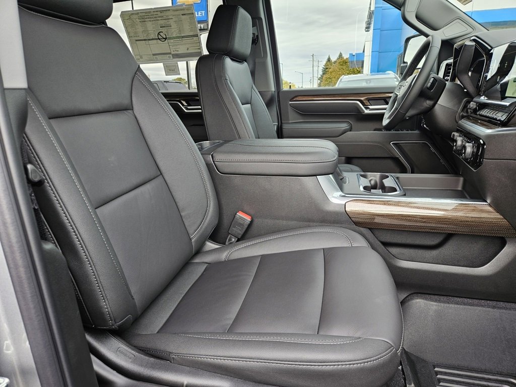 Used 2020 Chevrolet Equinox LT with VIN 3GNAXUEV1LS641013 for sale in Two Rivers, WI