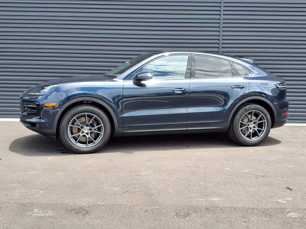2025 Porsche Cayenne Coupe photo 2