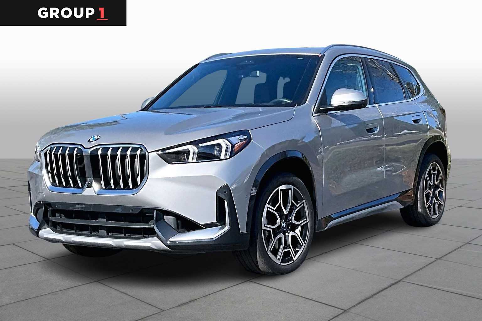 2025 BMW X1 28i's photo