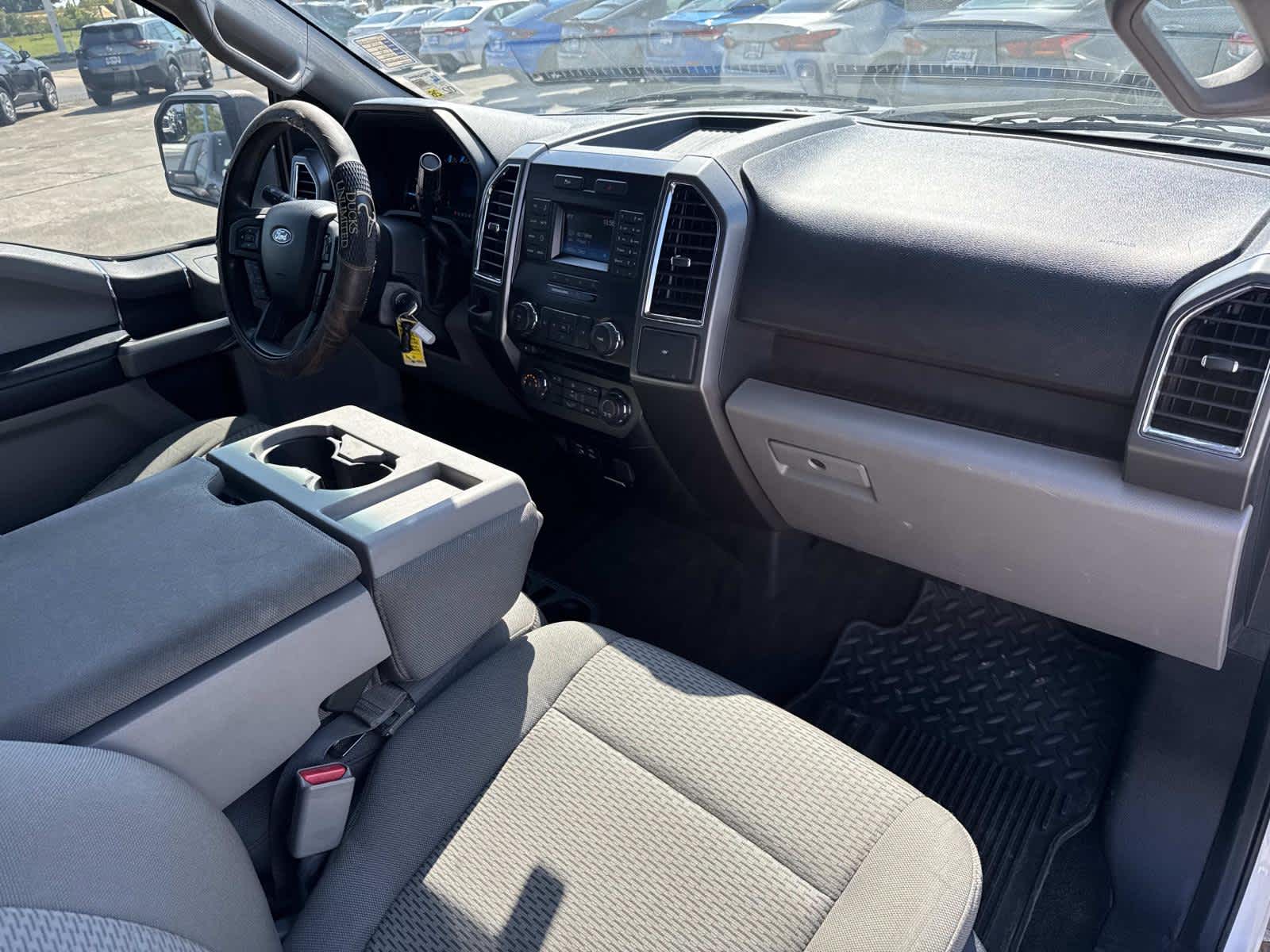 2015 Ford F-150 XLT photo 26
