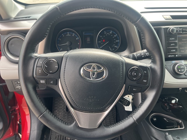 2017 Toyota RAV4 XLE photo 5