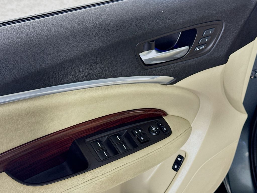 2015 Acura MDX SH-AWD Technology photo 16