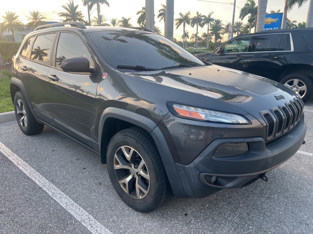 Used 2015 Gray Jeep Trailhawk image 1
