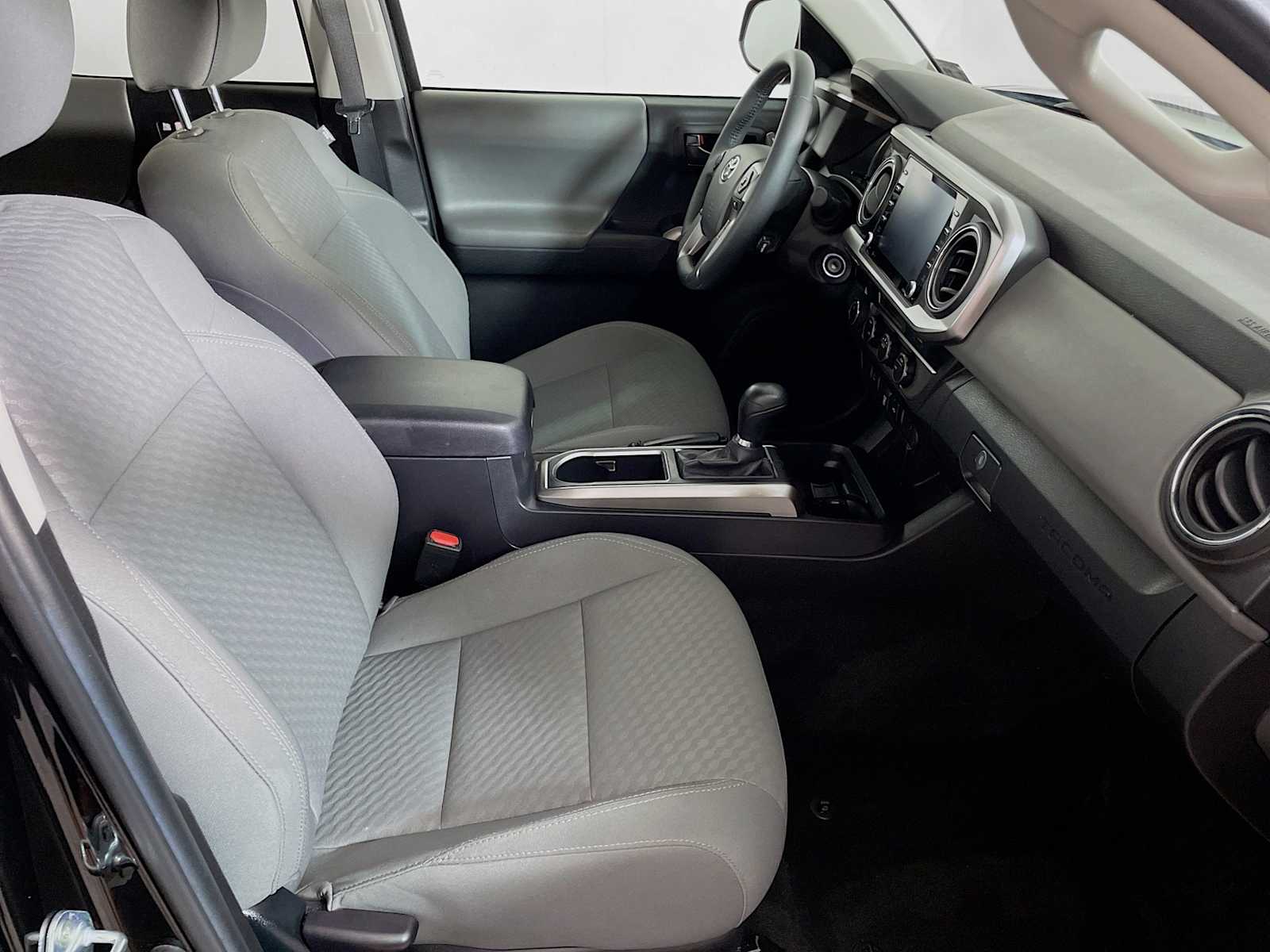 2022 Toyota Tacoma SR5 photo 26