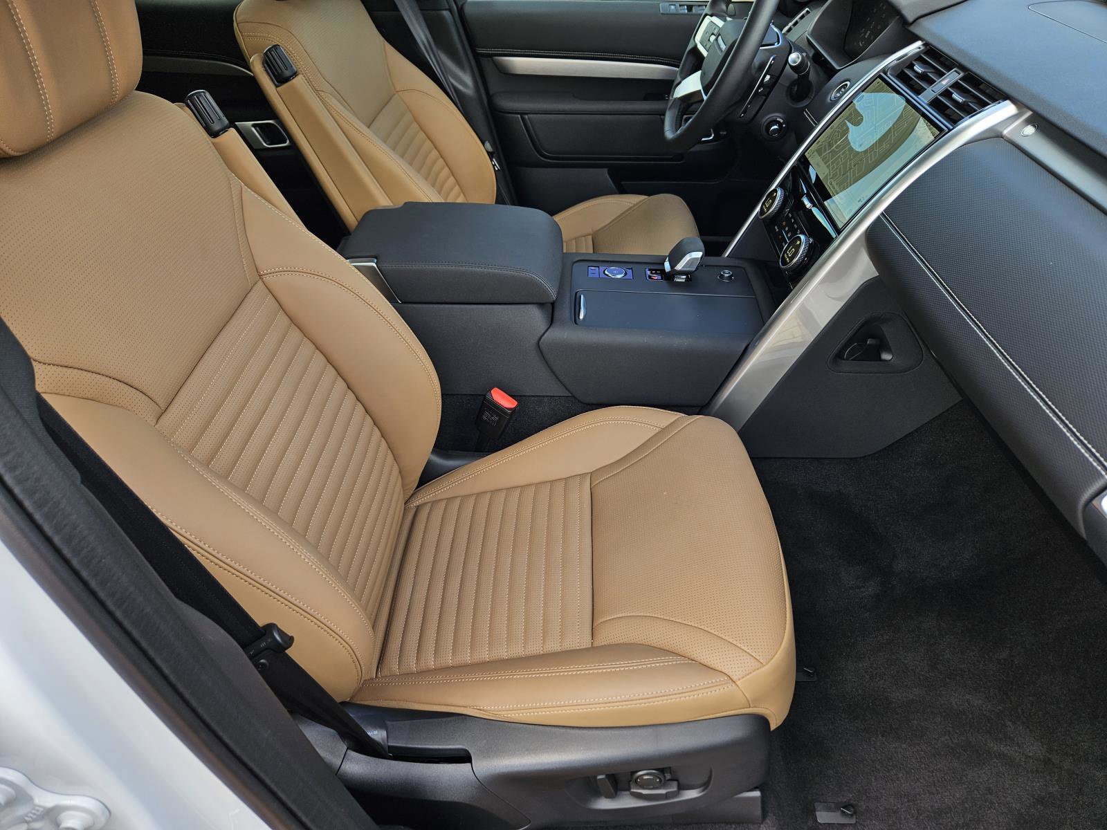 2025 Land Rover Discovery P360 Dynamic SE photo 45